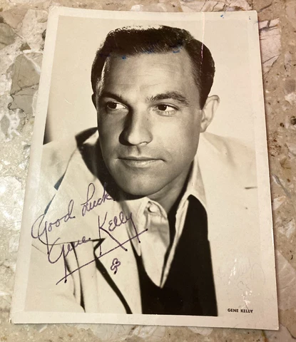 GENE KELLY Early Youthful AUTOGRAPHED 5x7 PHOTO Hand Signed Black & White Cover