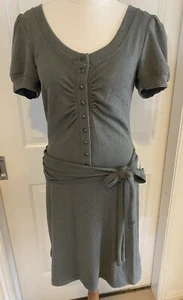 REVIEW Ladies Dress Size 8 - Made In Australia - Picture 1 of 9