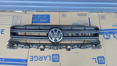 Volkswagen Tiguan VW 2012-2017 OEM parachoques delantero parrilla cromada superior Foto 1 de 4