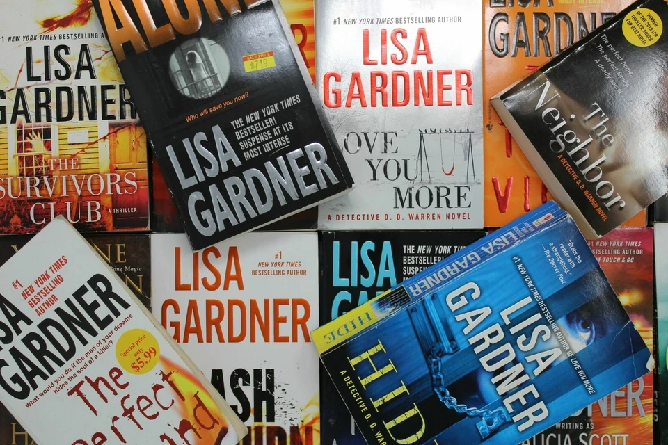 Lot of 10 Lisa Gardner Thriller Mass Market Paperback Books MIX Foto 1 de 1
