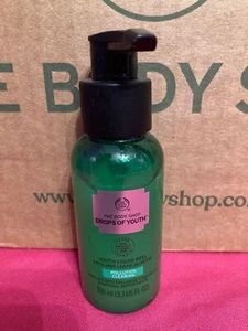 THE BODY SHOP Tropfen Jugend flüssiges Peeling Verschmutzung reinigen 3,3 Oz. NEU KOSTENLOSER VERSAND - Bild 1 von 1