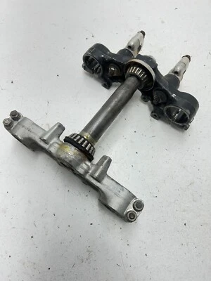 Yamaha XT600 1985 85 Xt 600 OEM ¡BUENO! Abrazaderas inferiores superiores para árbol de triple abrazadera Foto 1 de 4