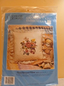 Candamar Designs Kerzendocht Stickset Kissen versiegelt 14"x 14" -T - Bild 1 von 2