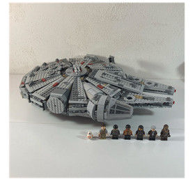 LEGO Star Wars Millennium Falcon (75105) 97% complete with minifigures
