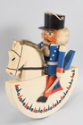 Q74B88- Erzgebirge Nussknacker Offizier zu Pferd Reiter 