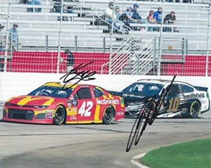 2X AUTOGRAPHED Aric Almirola & Kyle Larson 2019 On-Track Racing (#10 Smithfield - Picture 1 of 1