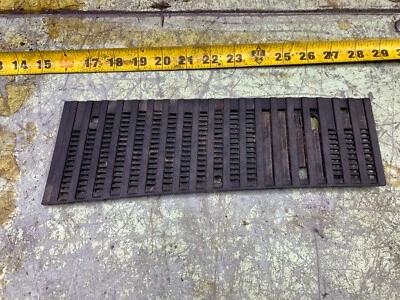 Nissan Pickup 1993-1997 capó izquierdo moldura ventilación Foto 1 de 4