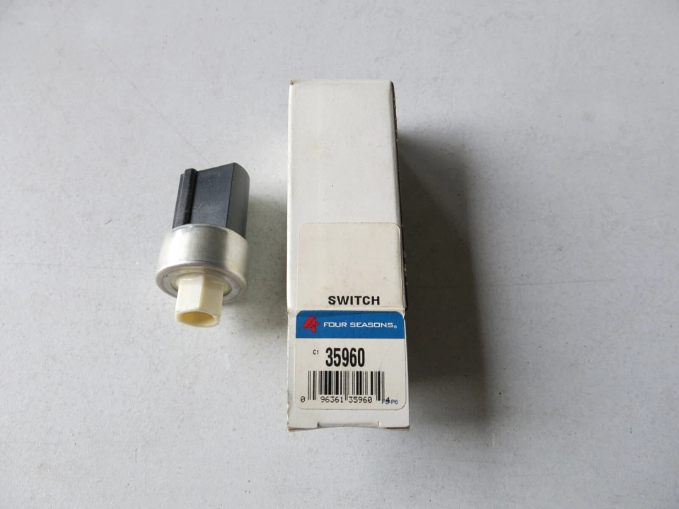 Four Seasons 35960 Cycling Pressure Switch fits Ford Mazda Lincoln '80-'94 - Image 1 of 3