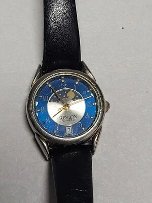 Precioso reloj para damas vintage Revlon azul fase lunar RVL050, batería nueva  Foto 1 de 4