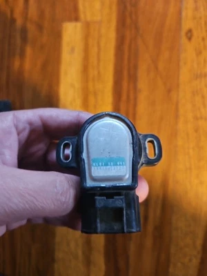 Sensor de posición del acelerador OEM MAZDA 626 MX-6 MX-3 Millenia MPV V6 TPS KL0118911 Foto 1 de 3