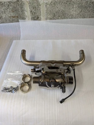 Triumph Bonneville Bobber 2024-25 EXHAUST CATALYST BOX ASSEMBLY, COVER & SHIELD - image 1 of 4