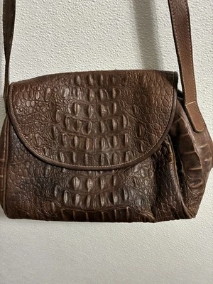 BOLSO BANDOLERA VINTAGE UNISA COCODRILO CUERO MARRÓN EN RELIEVE  Foto 1 de 4
