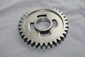 New Genuine Aprilia Gearbox Transmission Gear Pinion Z= 33 teeth AP0234660 - Picture 1 of 1