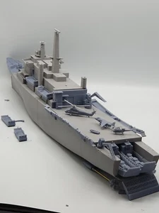 Falklands ship 1 /200 HMS Fearless - Picture 1 of 8