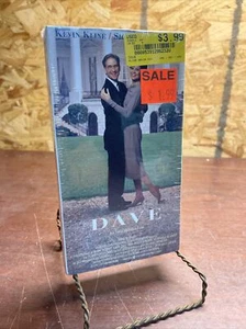 Dave (VHS, 1993) Kevin Kline, Sigourney Weaver Resealed - Free Shipping - Picture 1 of 3