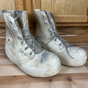 Bata Boots Mens 12 R Extreme Cold Weather Mickey Mouse Bunny White Vintage 1977 - Picture 1 of 13