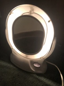 VTG Revlon Lighted Makeup Mirror Vanity Flip Side 5x Magnifying - Picture 1 of 3