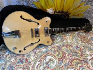 Eastwood Classic 6 Electric Guitar w Case NICE - Picture 1 of 11