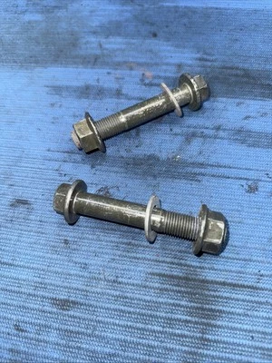 01-05 Lexus IS300 Rear Shock Strut To Lower Control Arm Bolt  OEM Suspension - Изображение 1 из 4