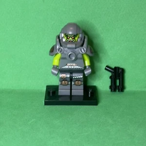 LEGO Collectible Minifigures Series 9 71000 Alien Avenger COL139 - Picture 1 of 4