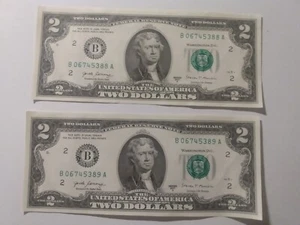 Two 2017 Consecutive / Sequential Uncirculated 2 Dollar Bills. - Picture 1 of 5