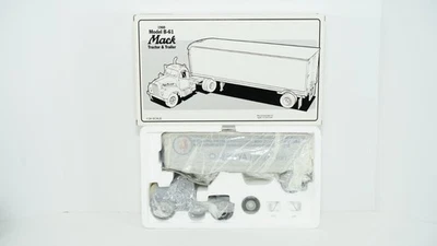 Remolque tractor First Gear 1/34 1960 Mack B-61 Chippewa 19-1725 nuevo G3-2 Foto 1 de 4
