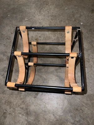 Arthur Umanoff Estilo Hierro y Cuero Estante para Vinos Mediados de Siglo Moderno Porta 4 Botellas Foto 1 de 4