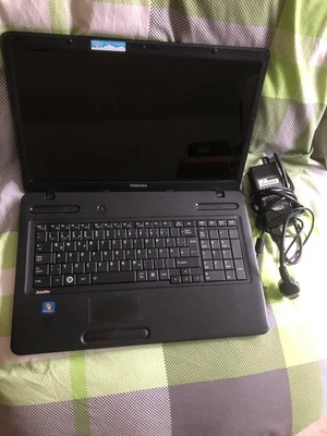 TOSHIBA Laptop Notebook SATELLITE C670D-11L mit Netzteil Defekt - Bild 1 von 4