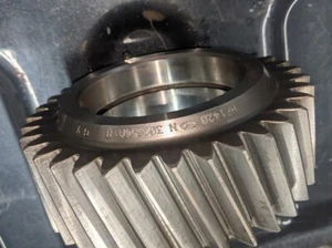 Case IH Magnum drop box idler gear - Picture 1 of 4
