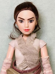 (C) Hasbro - Star Wars: Forces of Destiny - Rey of Jakku - 11" Adventure Figure - Picture 1 of 9