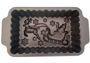 Nordic Ware 3D Christmas Santa's Sleigh Loaf Pan 6 Cup USA Heavy Cast Aluminum - Picture 1 of 3