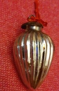 Antique Silver Med. Kugel Christmas Ornament,Merury Glass, Ribbed Top,  Preowned - Picture 1 of 11