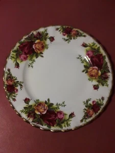 ROYAL ALBERT OLD COUNTRY ROSES 1970'S 16CM SIDE/TEA PLATE EXCELLENT CONDITION - Picture 1 of 3