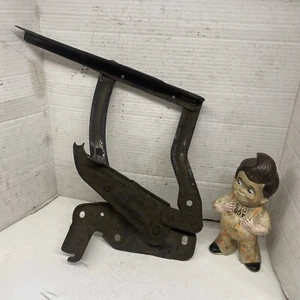 GM 1967-69 Camaro Firebird, 1965-67 Chevelle Impala, 1966-67 Nova RH Hood Hinge - Picture 1 of 13