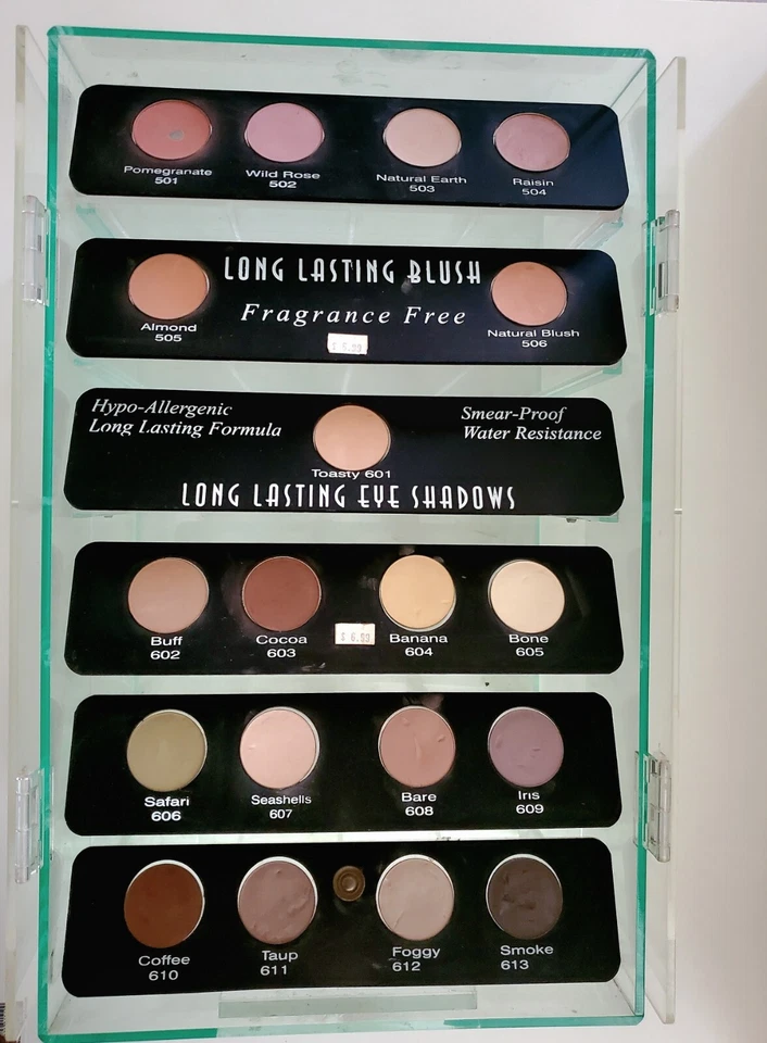 Expositor de cosméticos sorme Foto 1 de 4