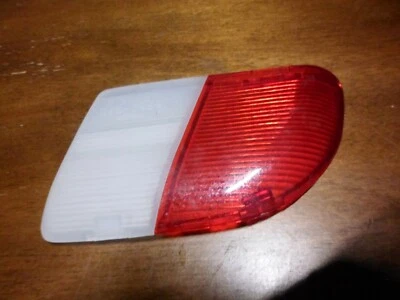 Mazda RX7 1986 - puerta interior lente de cortesía pasajero derecho Foto 1 de 4