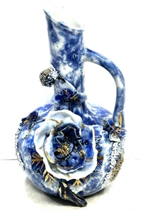 VTG SMALL BLUE WHITE GOLD MINIATURE BUD VASE PITCHER WITH FLOWERS & LEAVES 4' - Picture 1 of 12