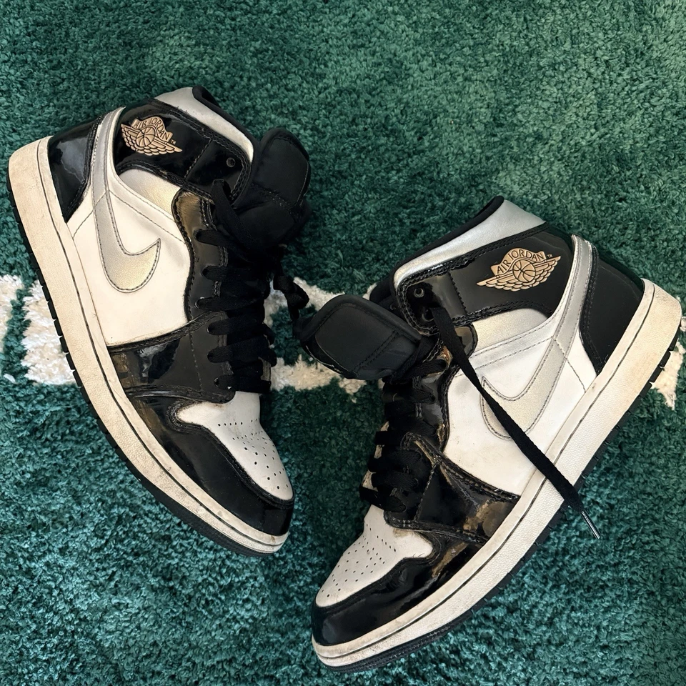 Nike Jordan 1 Mid SE Patente Negro Dorado Talla 9.5 852542-007 Usado/Usado Foto 1 de 4