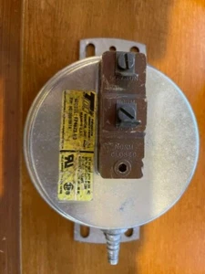 TRIDELTA FP4023-153 Air Pressure Switch HQ1000198TR "USED" - Picture 1 of 1