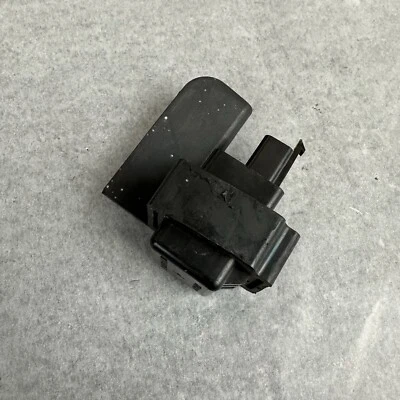 2015 Yamaha SR400 Flasher Relay Assembly with Damper Foto 1 de 4