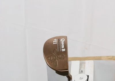 Putter Bettinardi 2023 Queen B 11 34" excelente destro 12768099 - Imagem 1 de 4