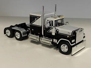DCP Negro y Plata Mack Superliner con tractor litera 1/64 nuevo sin caja - Imagen 1 de 2
