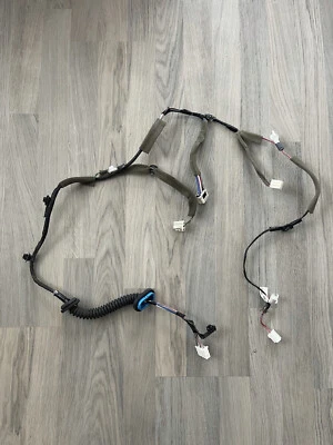Arnés de cableado de puerta trasera derecha 10-13 OEM Suzuki Kizashi  Foto 1 de 4