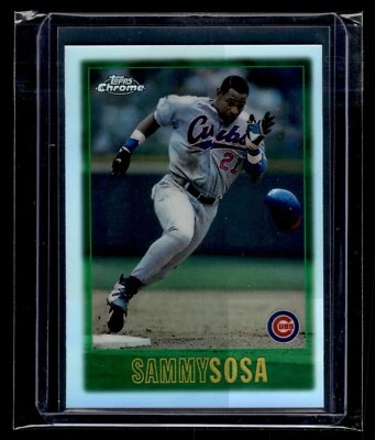 1997 Topps Chrome Refractor #102 Sammy Sosa Cubs - Image 1 of 2
