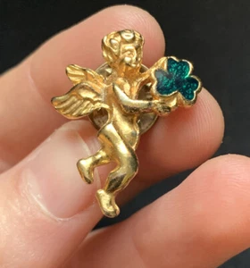 Angel Lapel Pin Hat Tac Gold Tone Holding Shamrock Clover Green Irish St Patrick - Picture 1 of 4