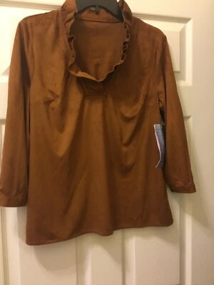 NUEVO CON ETIQUETAS Blusa Top Crown & Ivy Ultrasuede Cuello Volantes LS Trolly Tostado Para Mujer Mediana  Foto 1 de 4