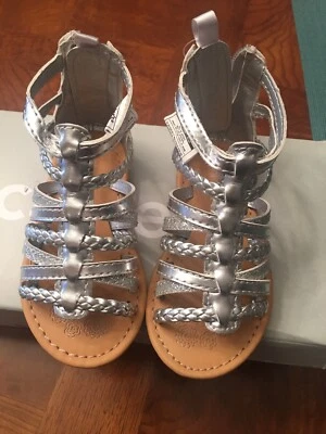 Nuevo con caja - Sandalias de gladiador plateadas Carter’s Smile para niñas pequeñas - talla 5 Foto 1 de 4