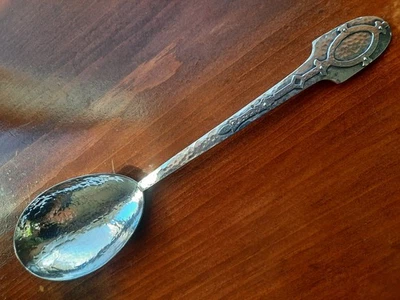 Cuchara grande para servir estilo siglo XIV martillada de plata de ley, sin mono Foto 1 de 4