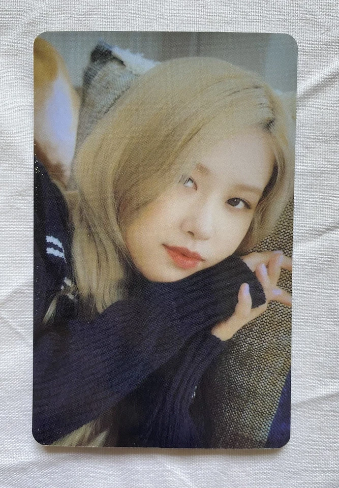 BLACKPINK - THE GAME Photocard Collection  02 - ROSÉ - Official K-Pop Photocard - Immagine 1 di 1