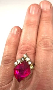 Vintage Gold Tone Cocktail Ring w/ Pink & Clear Rhinestones Glows in Blacklight - Picture 1 of 6